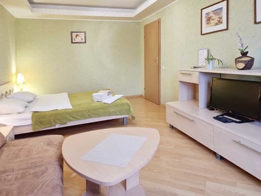 Home Hotel ул. Евгения Сверстюка 8 2