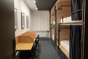 Хостел Kyiv hostel & hotel. Місце у загальному 4-місному номері 4-місна загальна кімната Work & Sleep 3