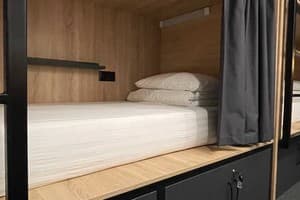 Хостел Kyiv hostel & hotel. Місце у загальному 4-місному номері 4-місна загальна кімната Work & Sleep 4